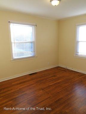 2000 Bailiff St - Photo 2 of 4