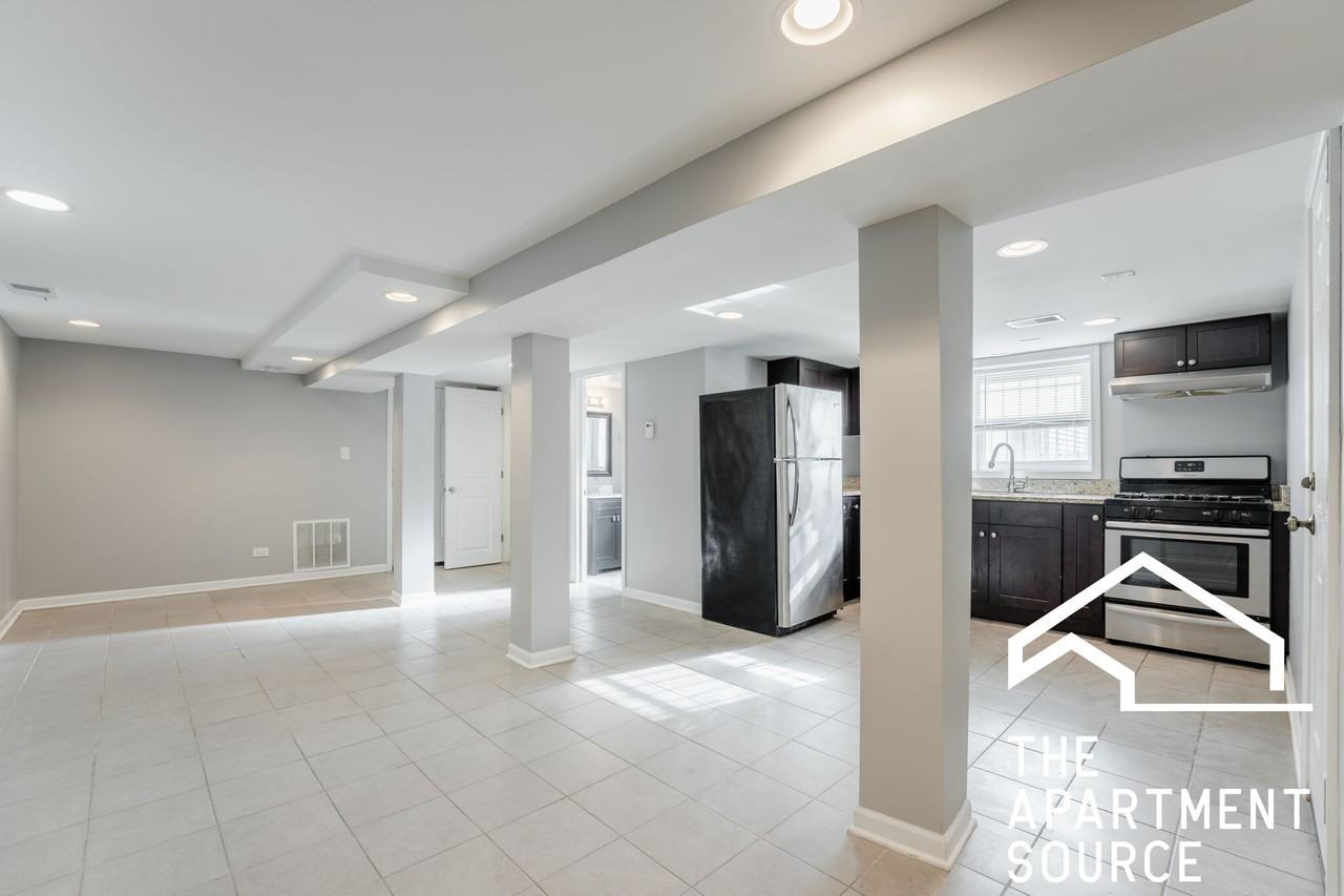 2614 N Springfield Ave - Photo 3 of 8