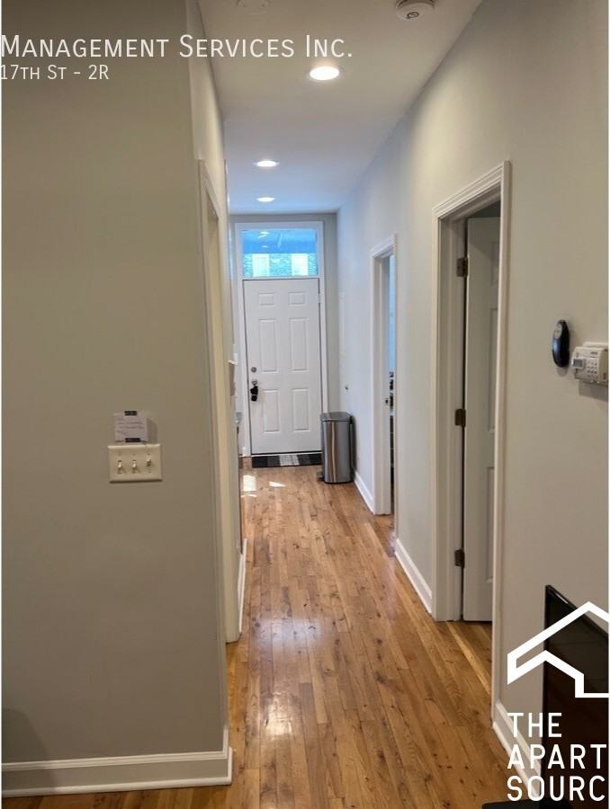 1119 W 17th St #3R - Photo 4 of 7