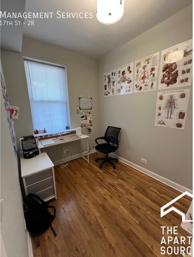 1119 W 17th St #3R - Photo 6 of 7