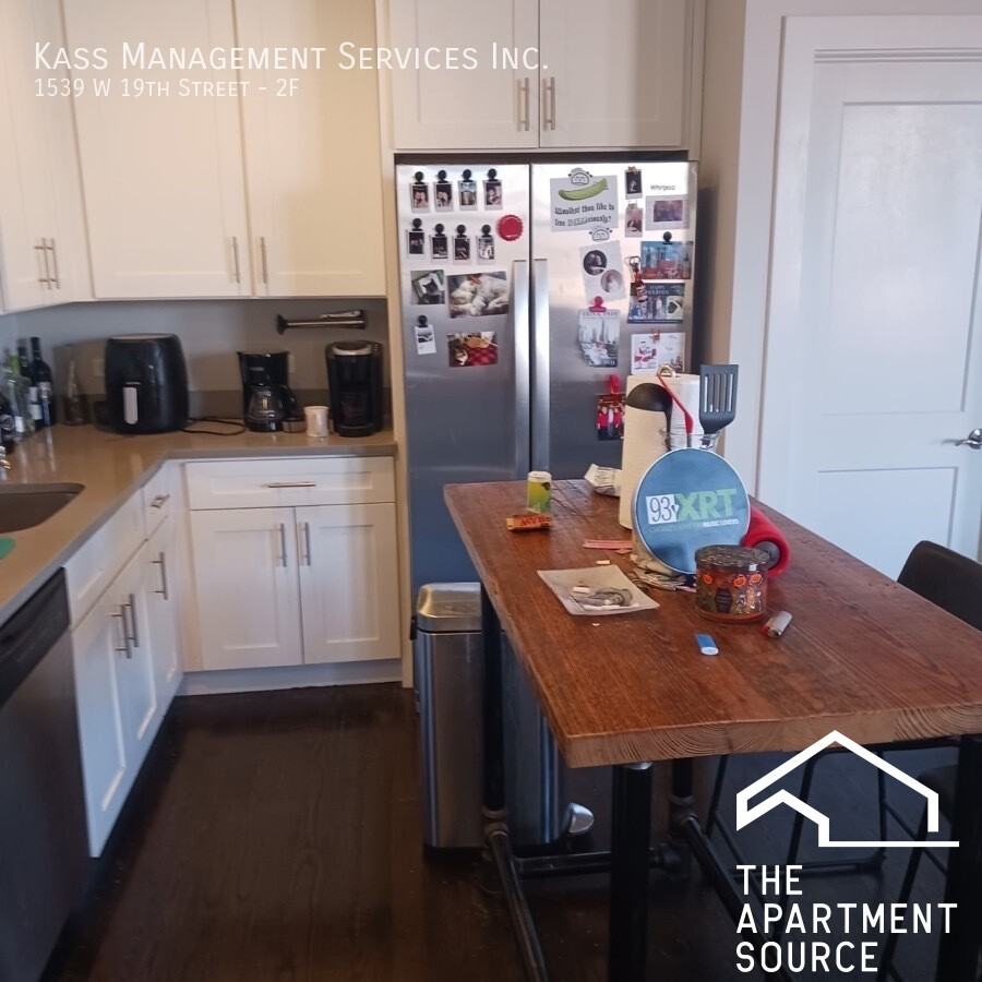 1539 W 19th St #2F - Photo 2 of 8