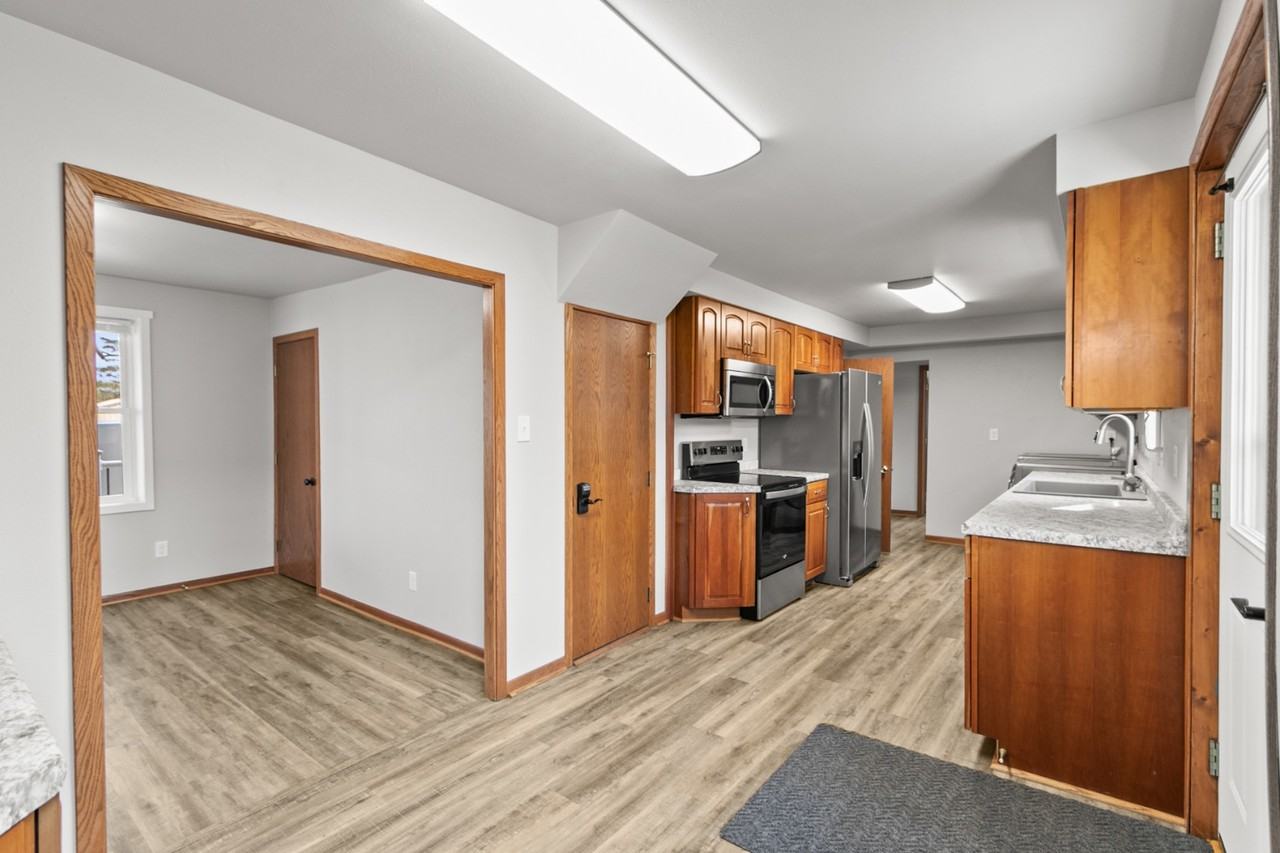 156 S Washington St - Photo 3 of 26