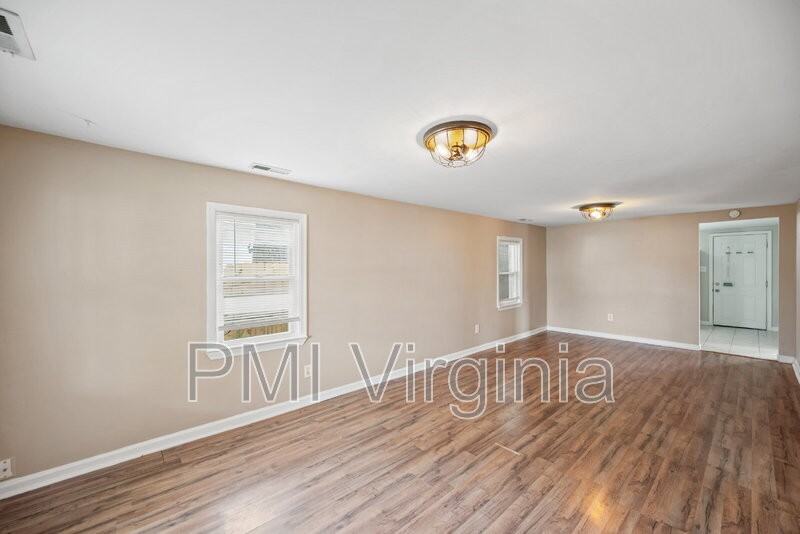 4217 Dunning Rd - Photo 2 of 25