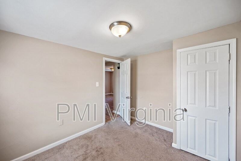 4217 Dunning Rd - Photo 7 of 25