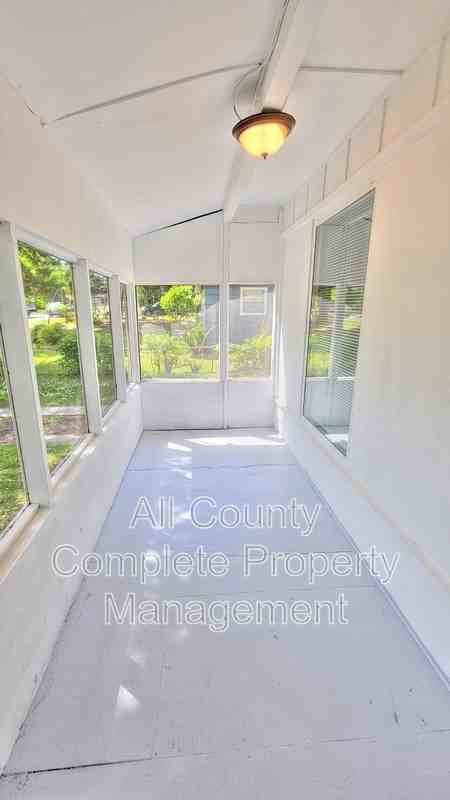 9348 Culpeper Ave - Photo 3 of 20