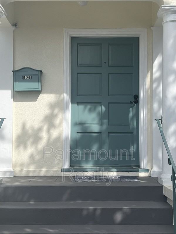 2937 Regent St - Photo 2 of 20