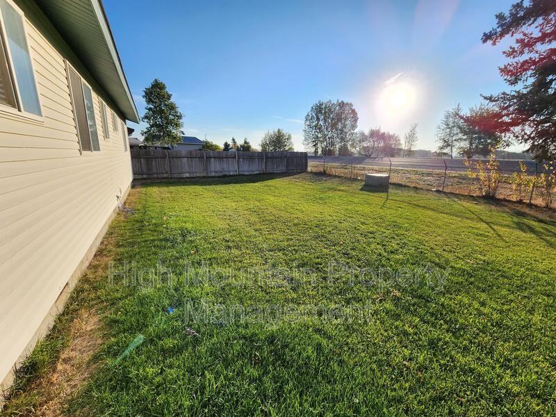 12 Jaxon Dr - Photo 3 of 23