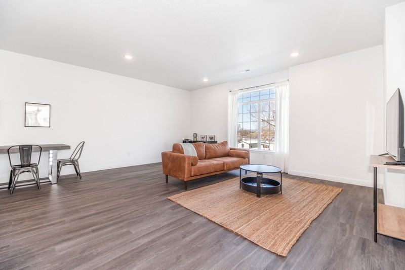 1213 Sable Blvd - Photo 3 of 12