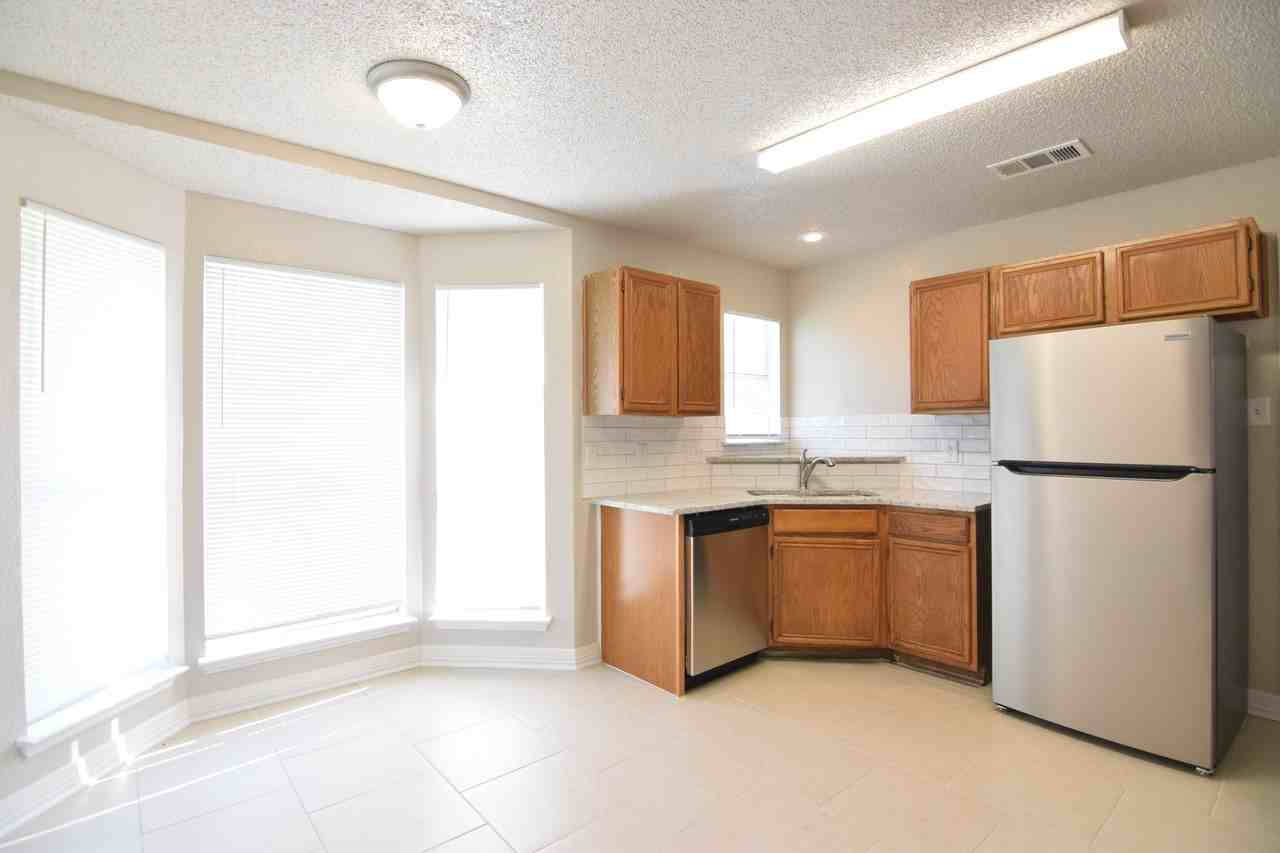 2301 Kilgore Dr - Photo 4 of 18