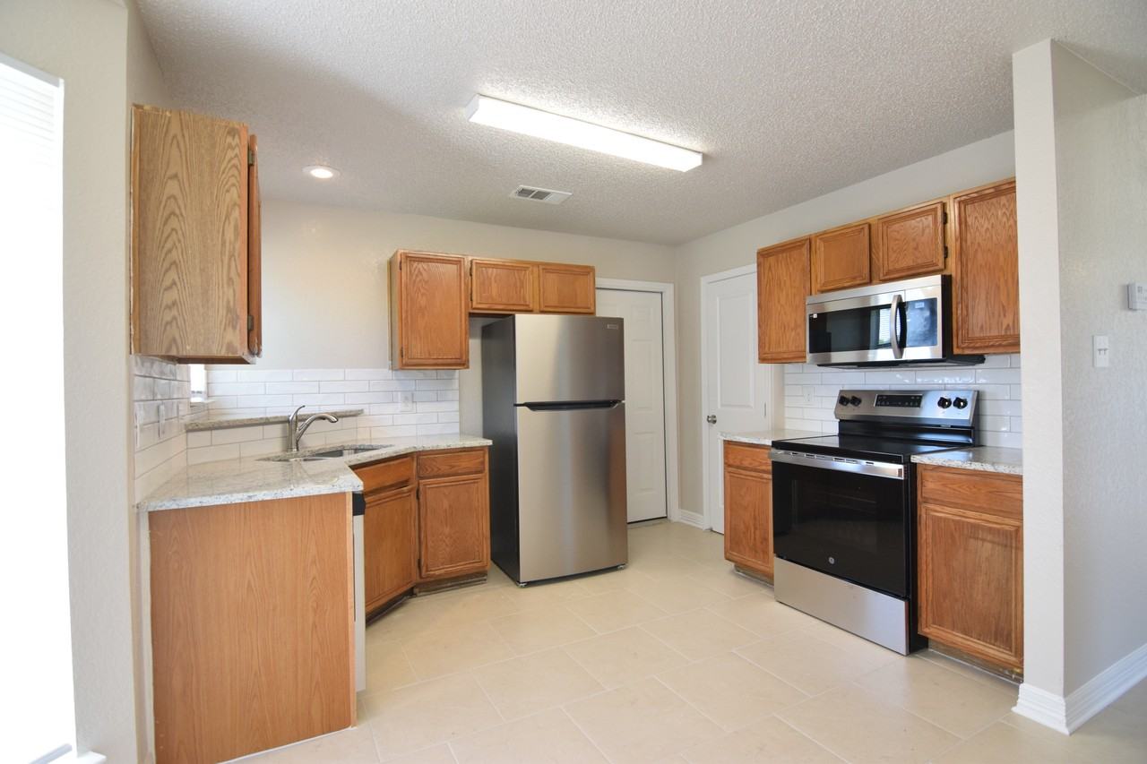 2301 Kilgore Dr - Photo 5 of 18