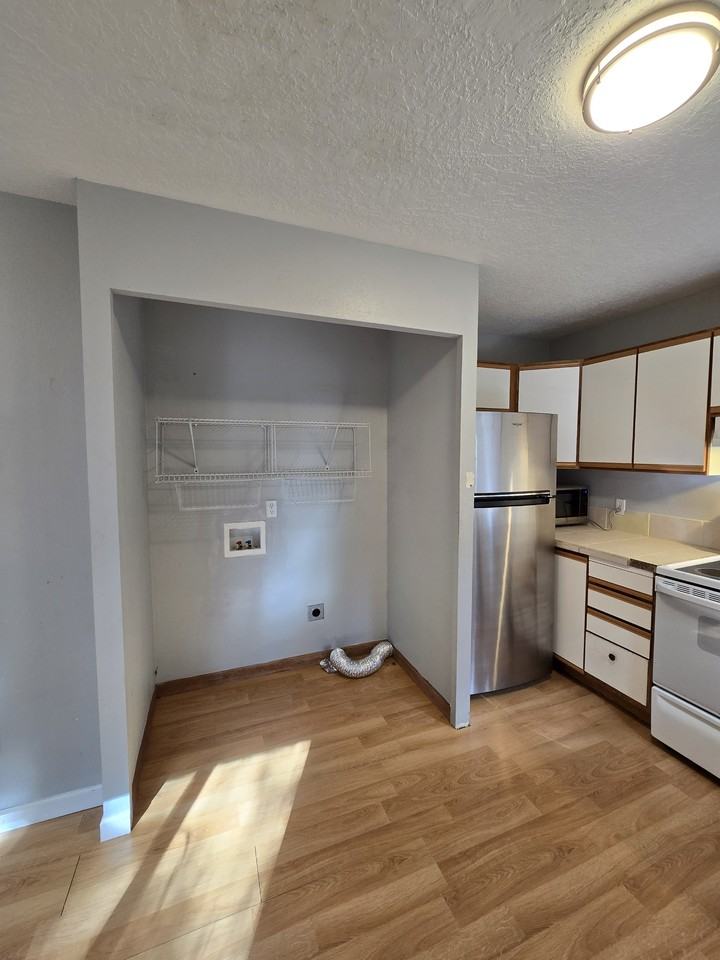 131 Se Ainslee Ave - Photo 5 of 22