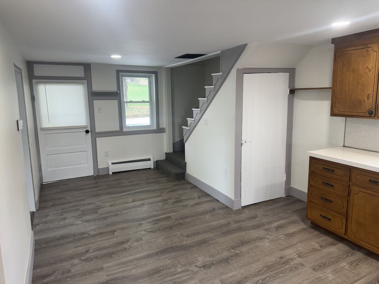 242 Summitville Rd - Photo 3 of 23