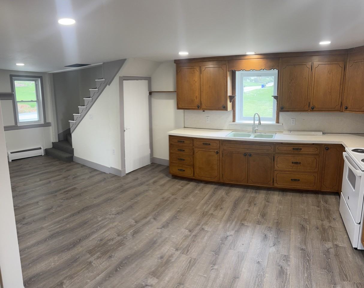 242 Summitville Rd - Photo 4 of 23