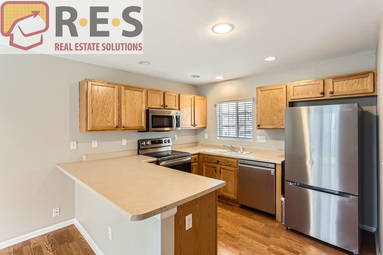 4221 Beautiful Cir - Photo 6 of 28