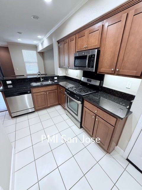 2140 Klassen Way - Photo 5 of 17