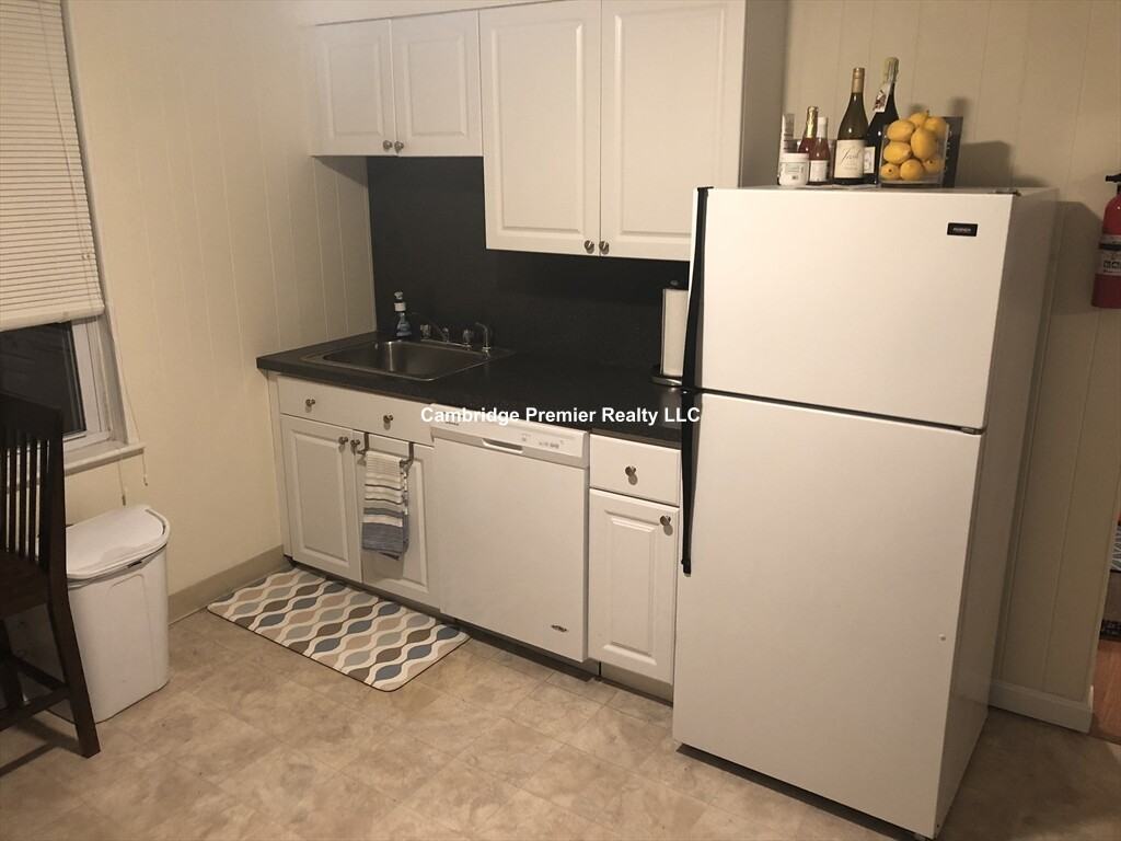 Cedar St #3 - Photo 5 of 7