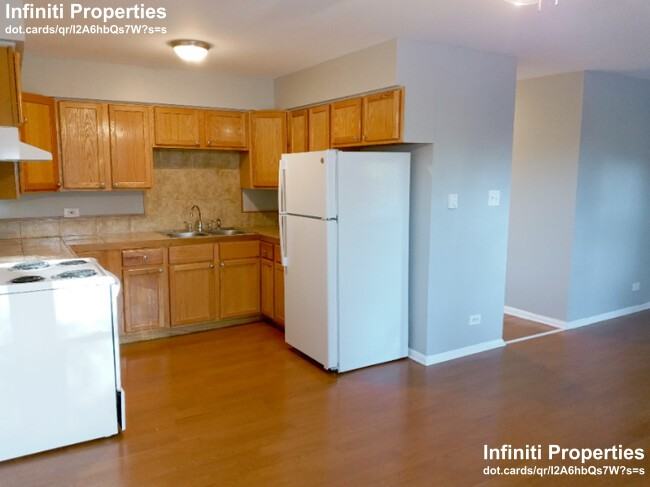 474 W 14th Pl #8 - Photo 3 of 7