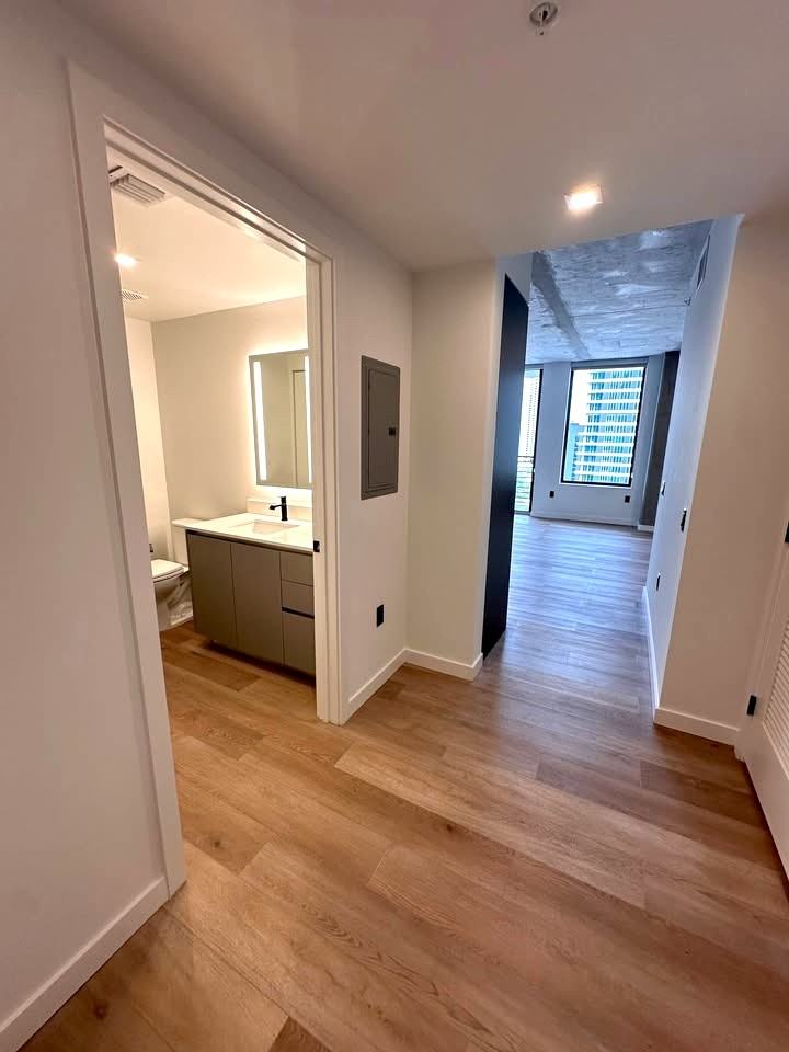 439 Sw 3rd Ave #1012 - Photo 5 of 10