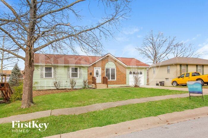 4148 S Carriage Ln - Photo 2 of 15