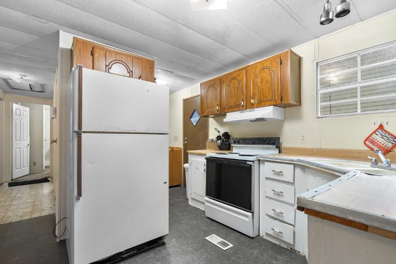 1061 Center Street Northwest, C - Photo 6 of 18