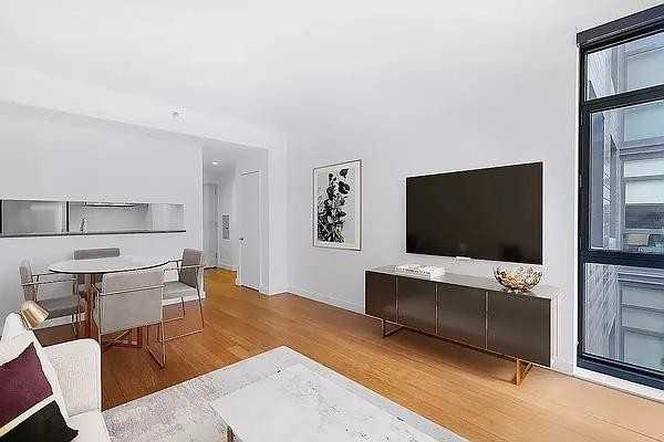 E 39th St #16E - Photo 2 of 20