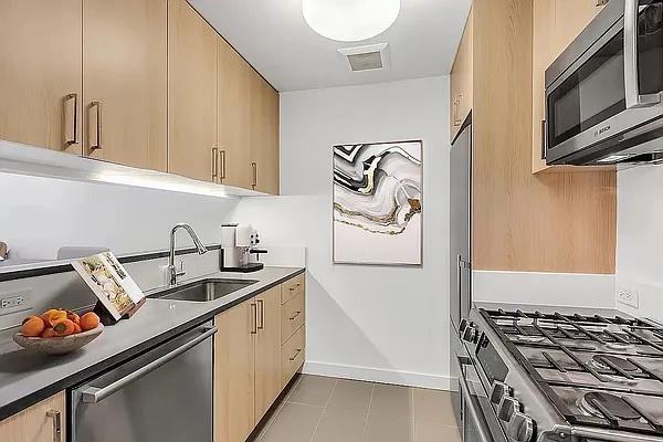 E 39th St #16E - Photo 3 of 20