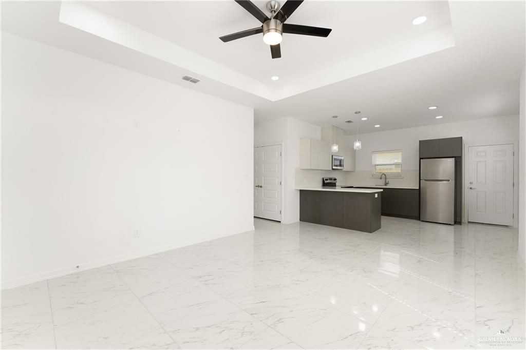 Notre Dame Ave ##3 - Photo 2 of 12