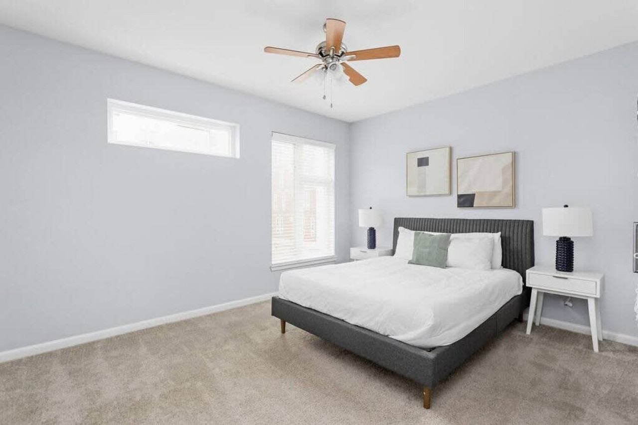 421 East Market Street - Photo 5 of 28