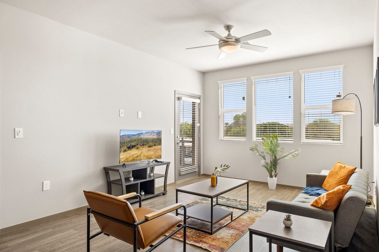 7200 North 91st Avenue - Photo 2 of 32