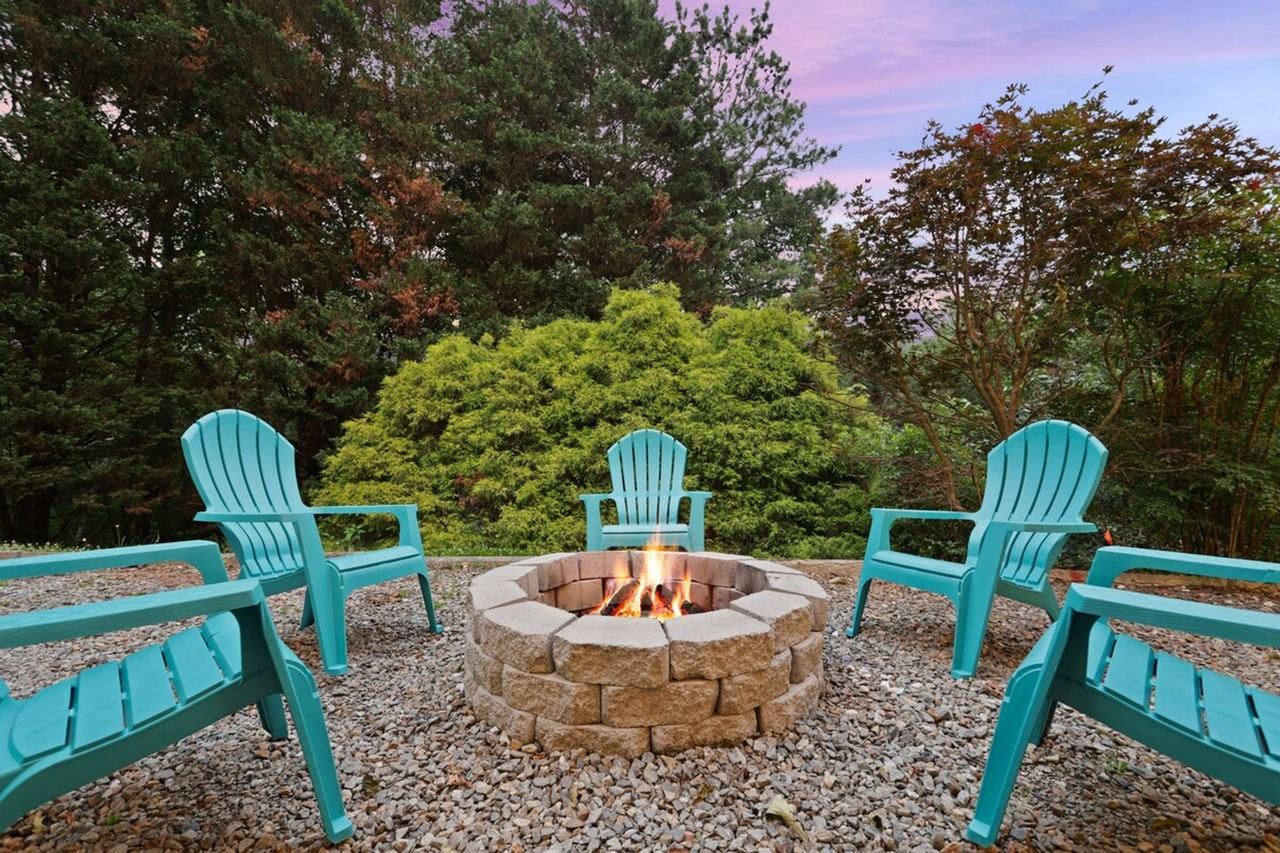 443 Fox Run Dr #1018182P - Photo 3 of 40