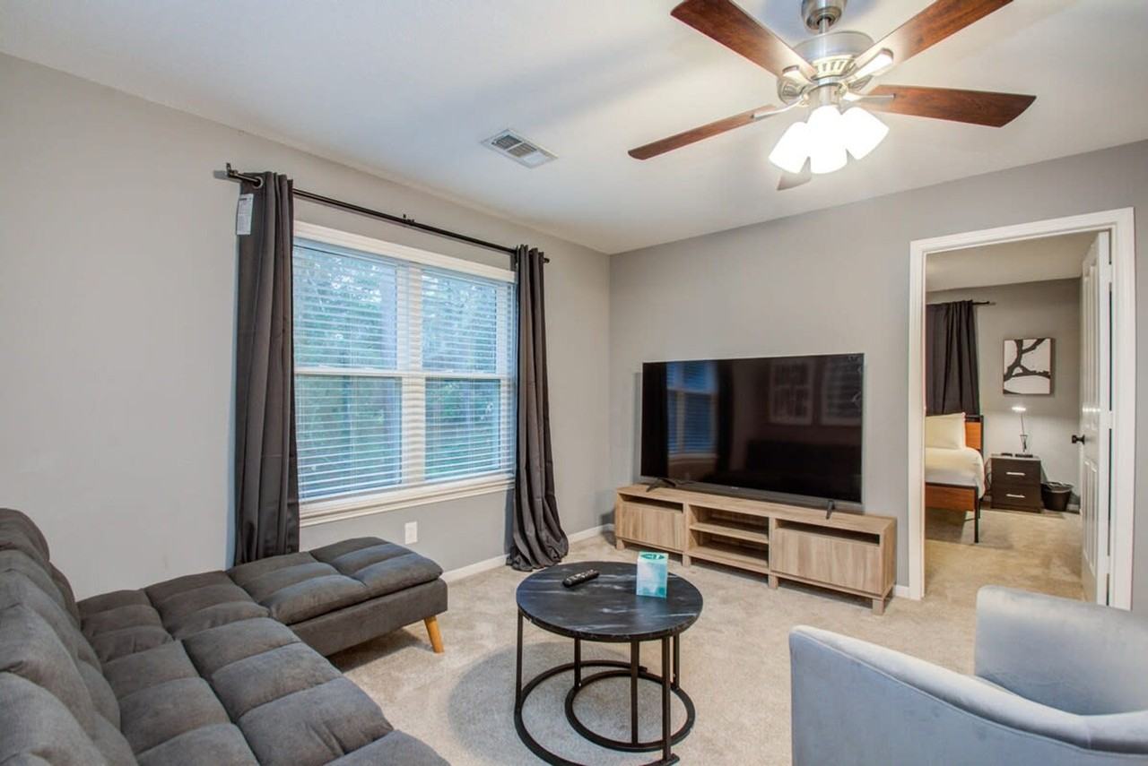 19 Alden Glen Ct #1019587P - Photo 2 of 41