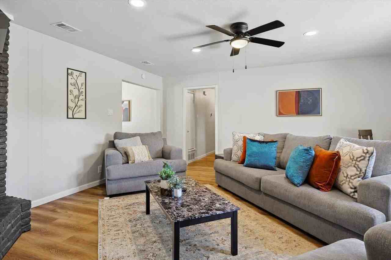 405 Tate Cir #1019594P - Photo 3 of 25