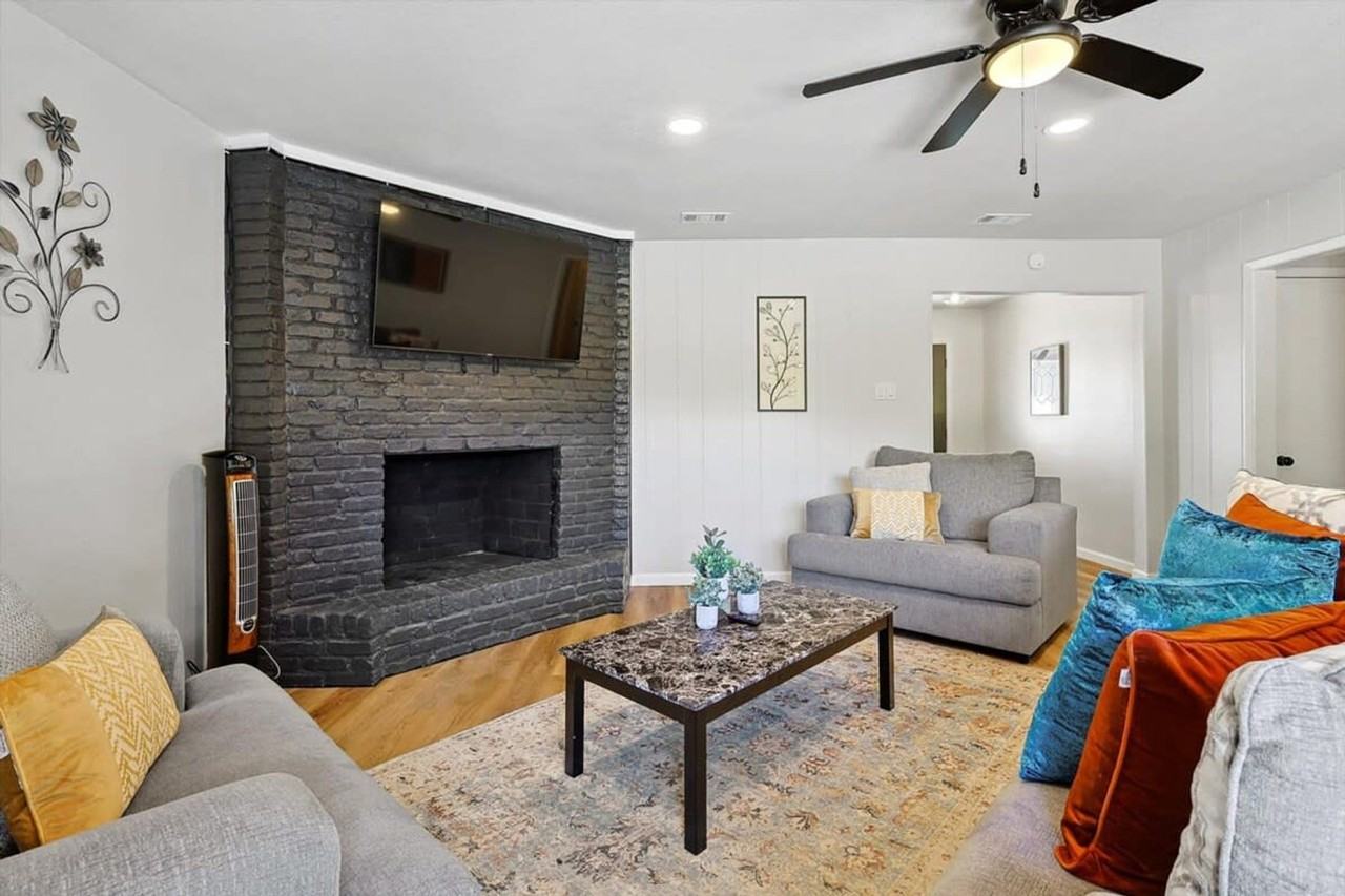 405 Tate Cir #1019594P - Photo 4 of 25