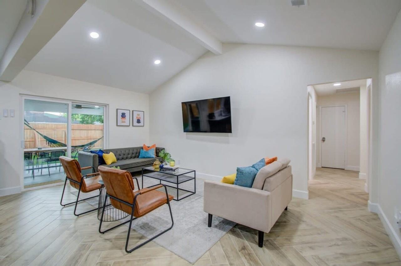 16906 Barcelona Dr #1019600P - Photo 2 of 34