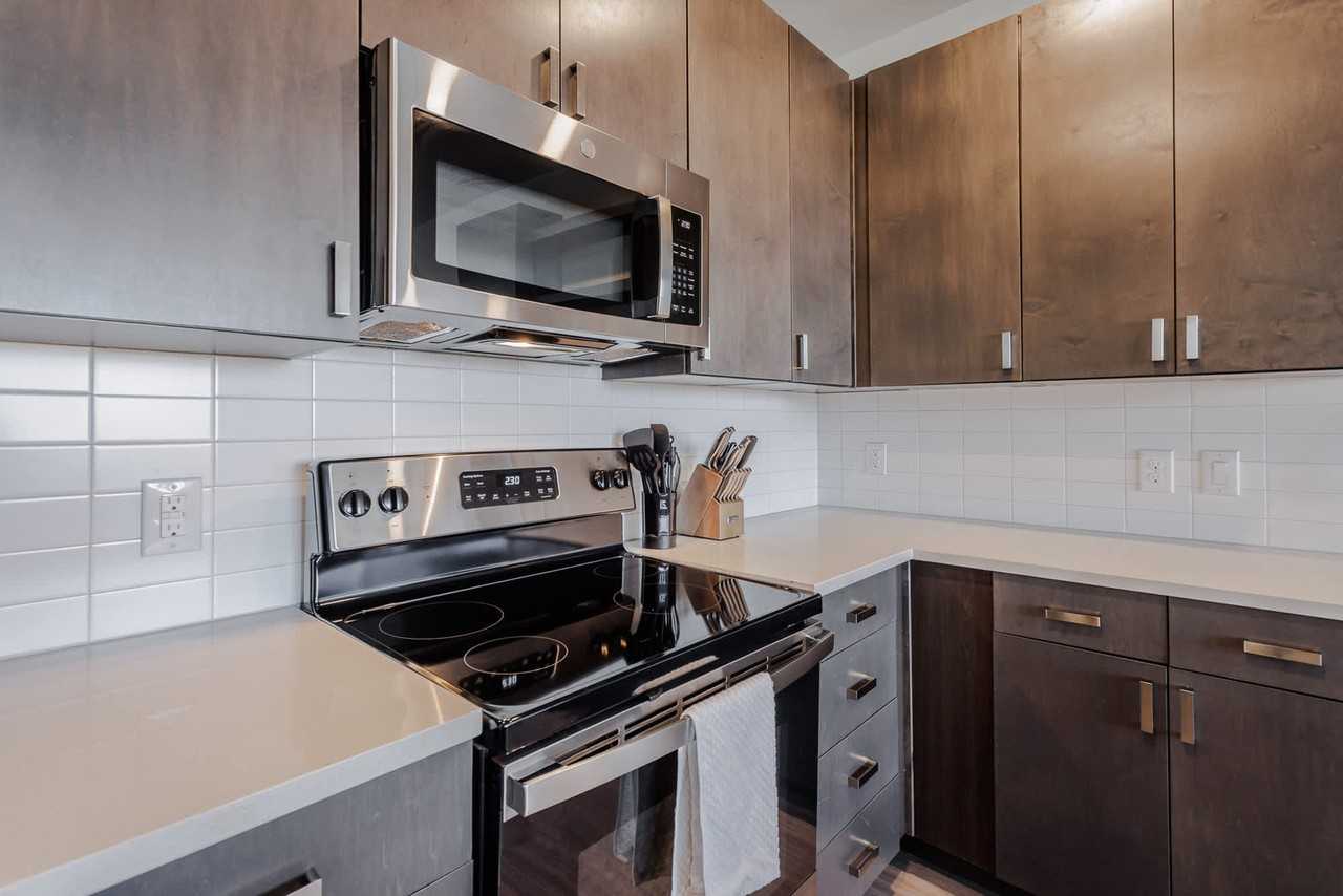 228 Pike Street - Photo 6 of 42