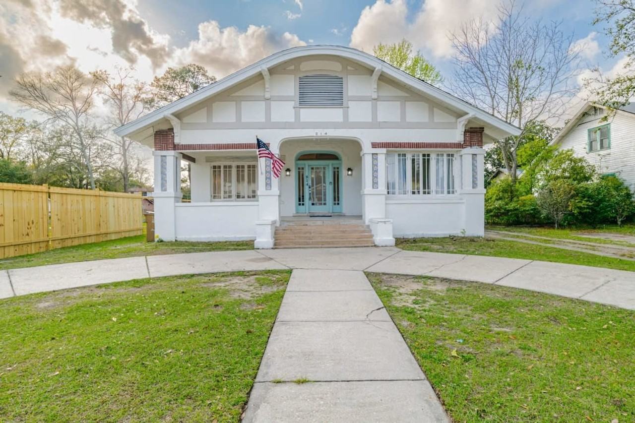 814 Broad Street #1043690P - Photo 5 of 50