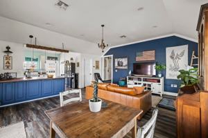 featured image of 9 Maytum Pass