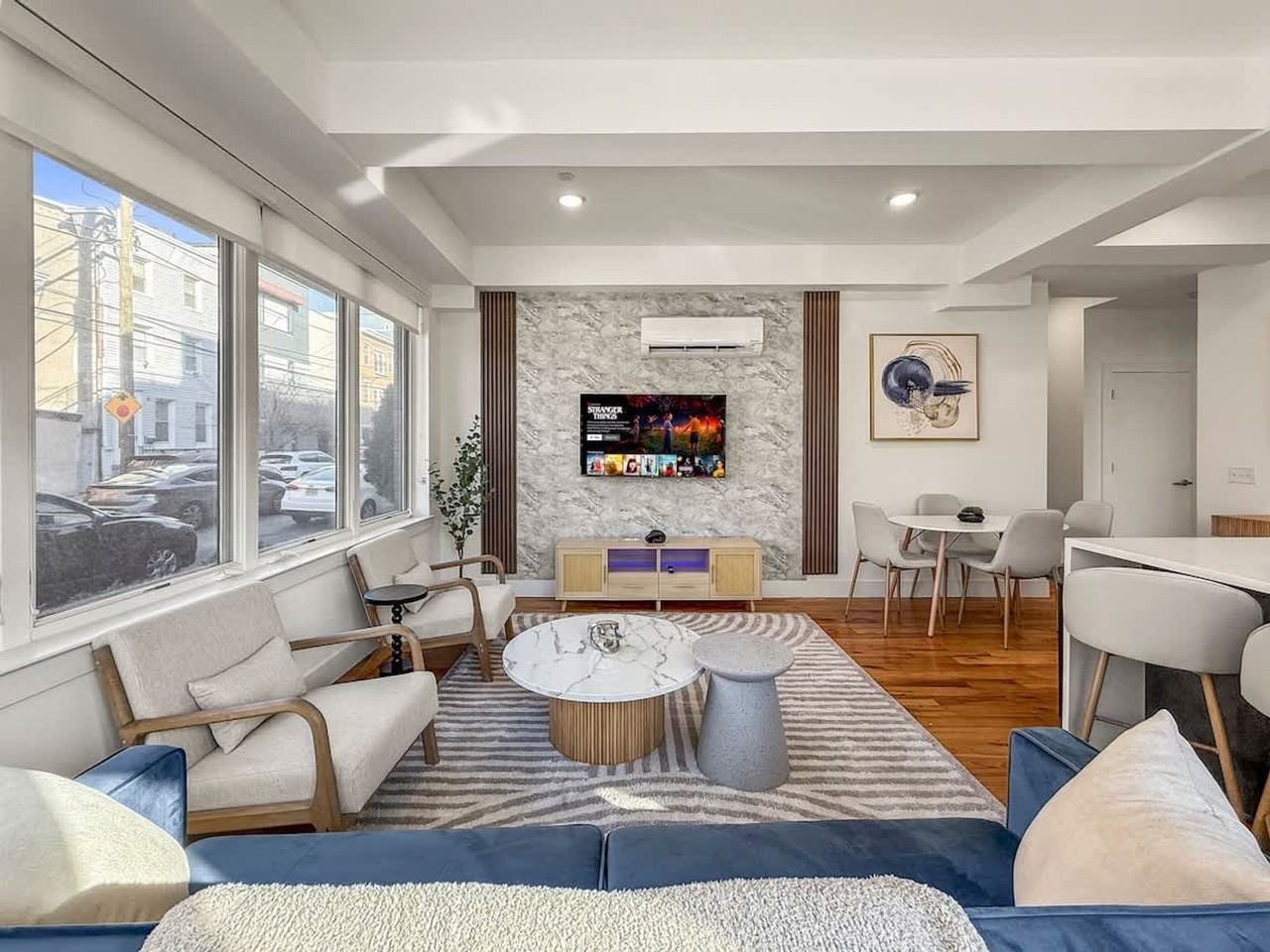 West Thompson Street 236 - Photo 2 of 104