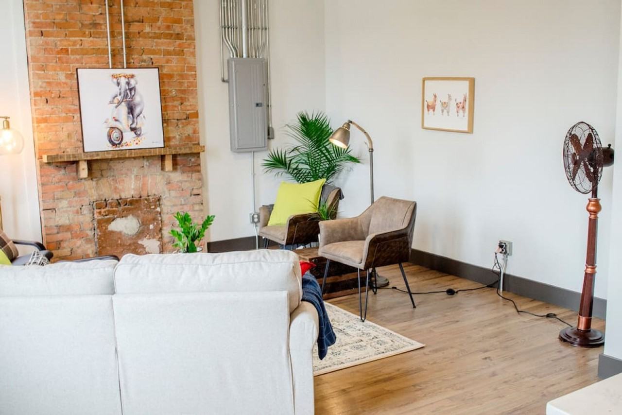 1424 Pleasant St #1056038P - Photo 3 of 50