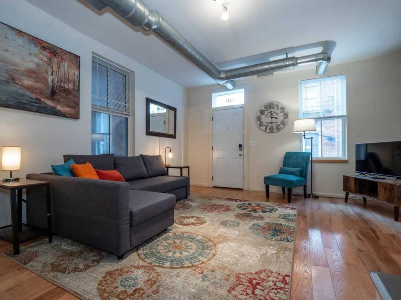 1610 Pleasant Street - Photo 2 of 82