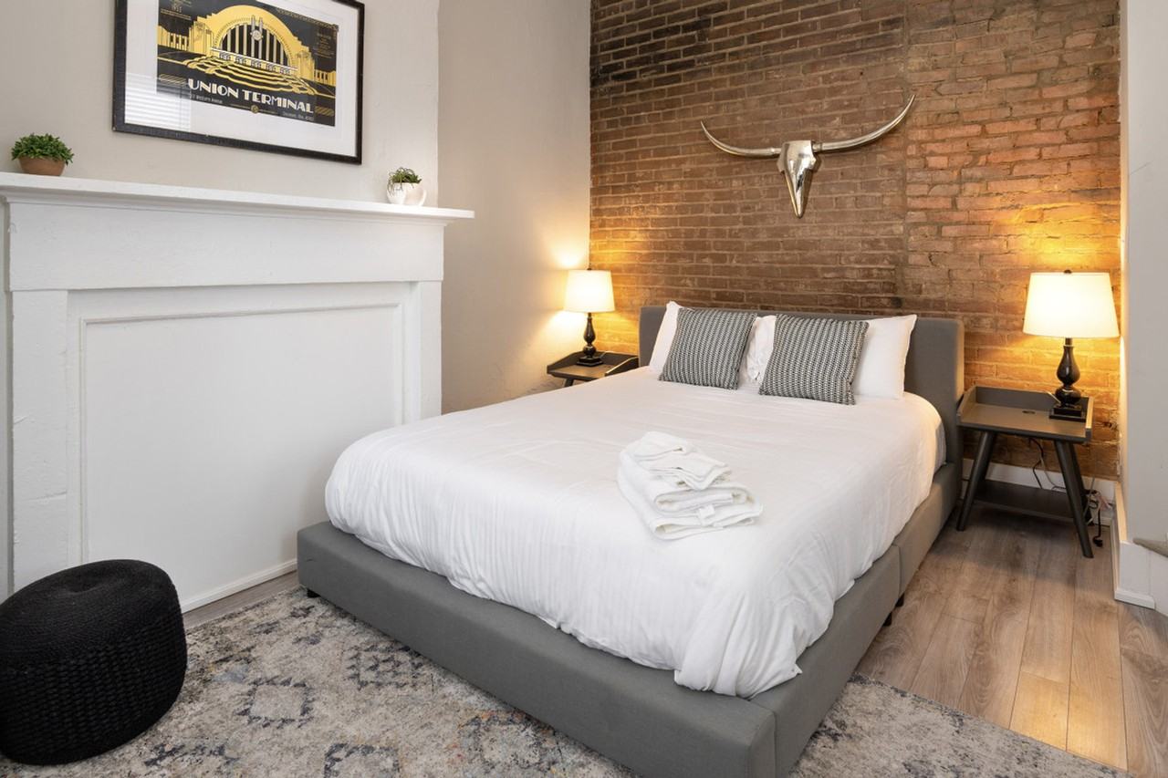 1470 Goetz Aly #1056063P - Photo 3 of 22