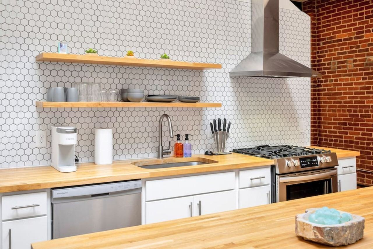 120 E 13th St #1056090P - Photo 5 of 28