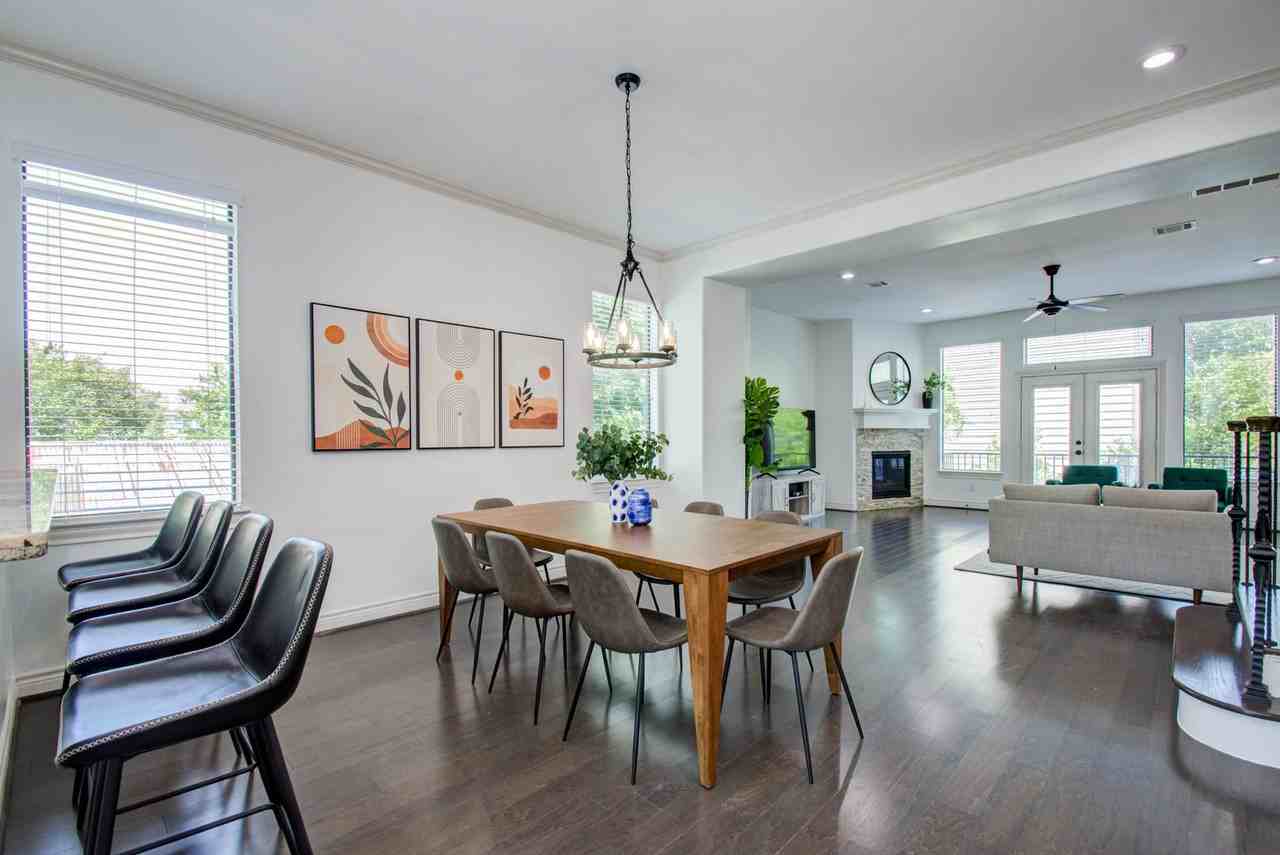 5732 Darling Street #1056419P - Photo 3 of 24