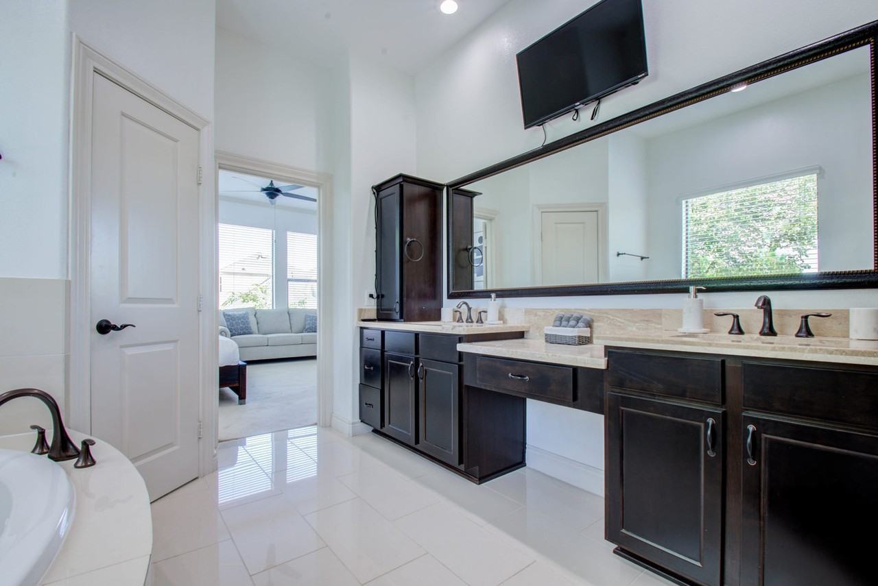 5732 Darling St #1056419P - Photo 7 of 25