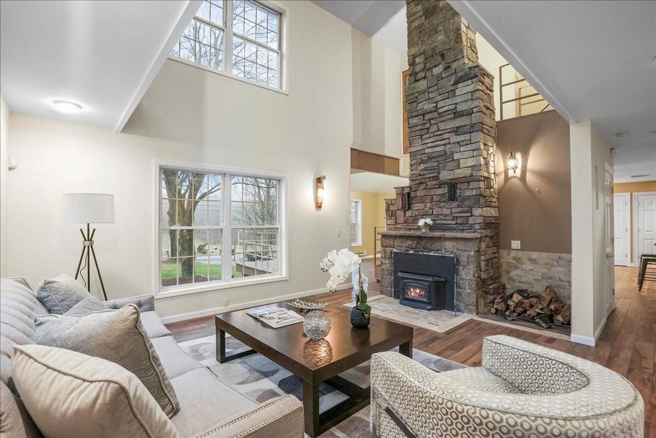 338 Clove Rd #1056821P - Photo 2 of 24