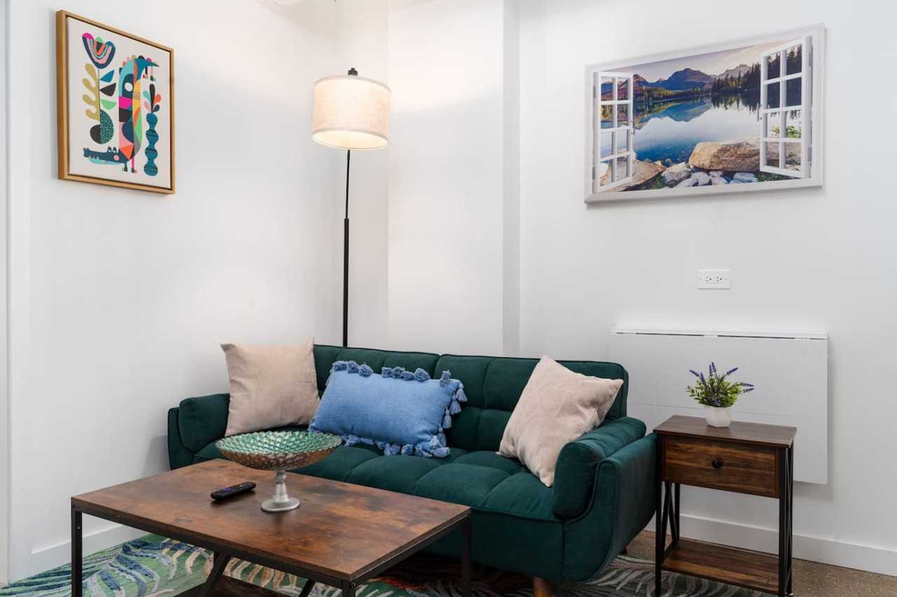 1049 W Lawrence Ave #1060825P - Photo 2 of 27