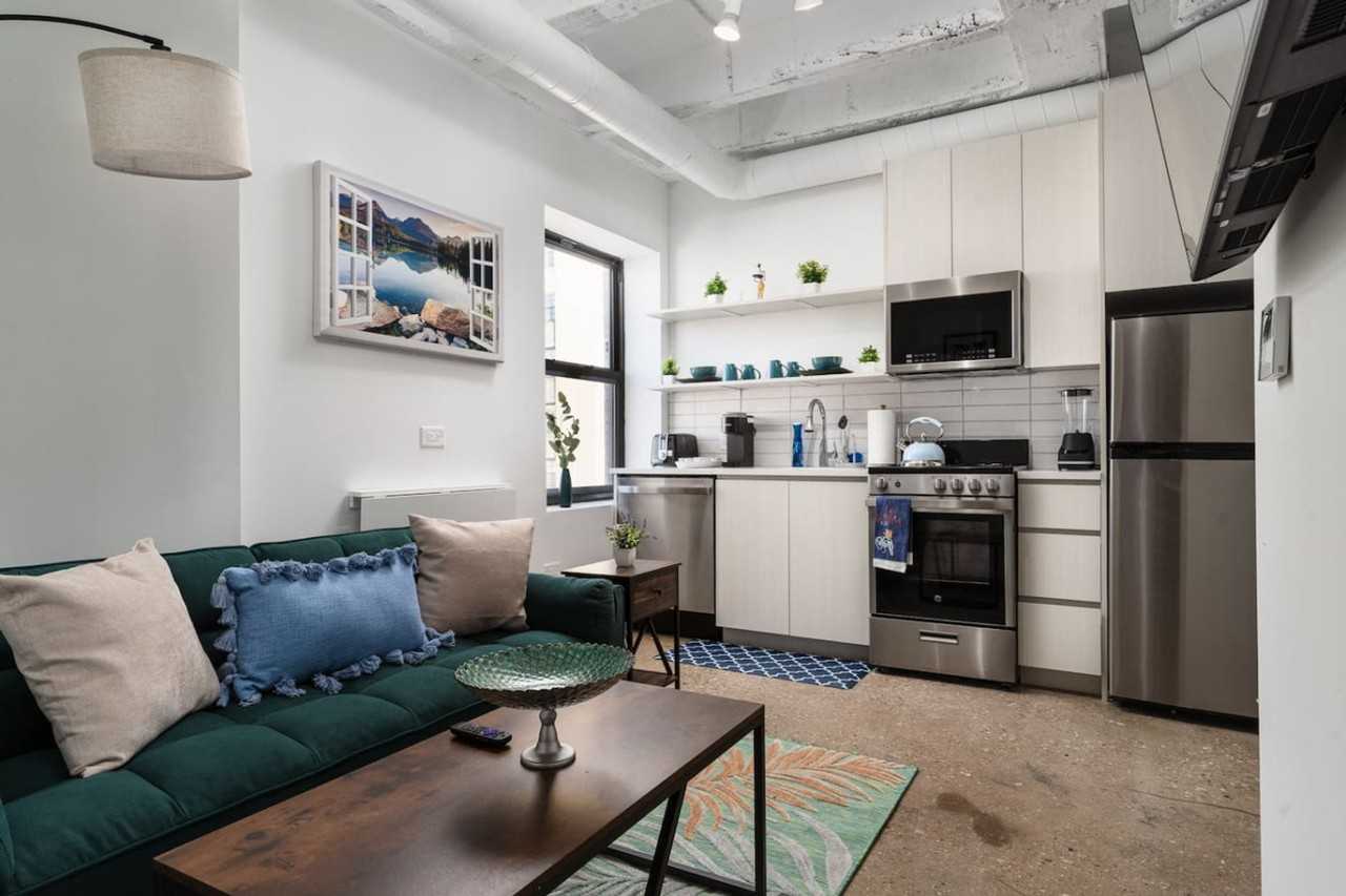 1049 W Lawrence Ave #1060825P - Photo 3 of 27