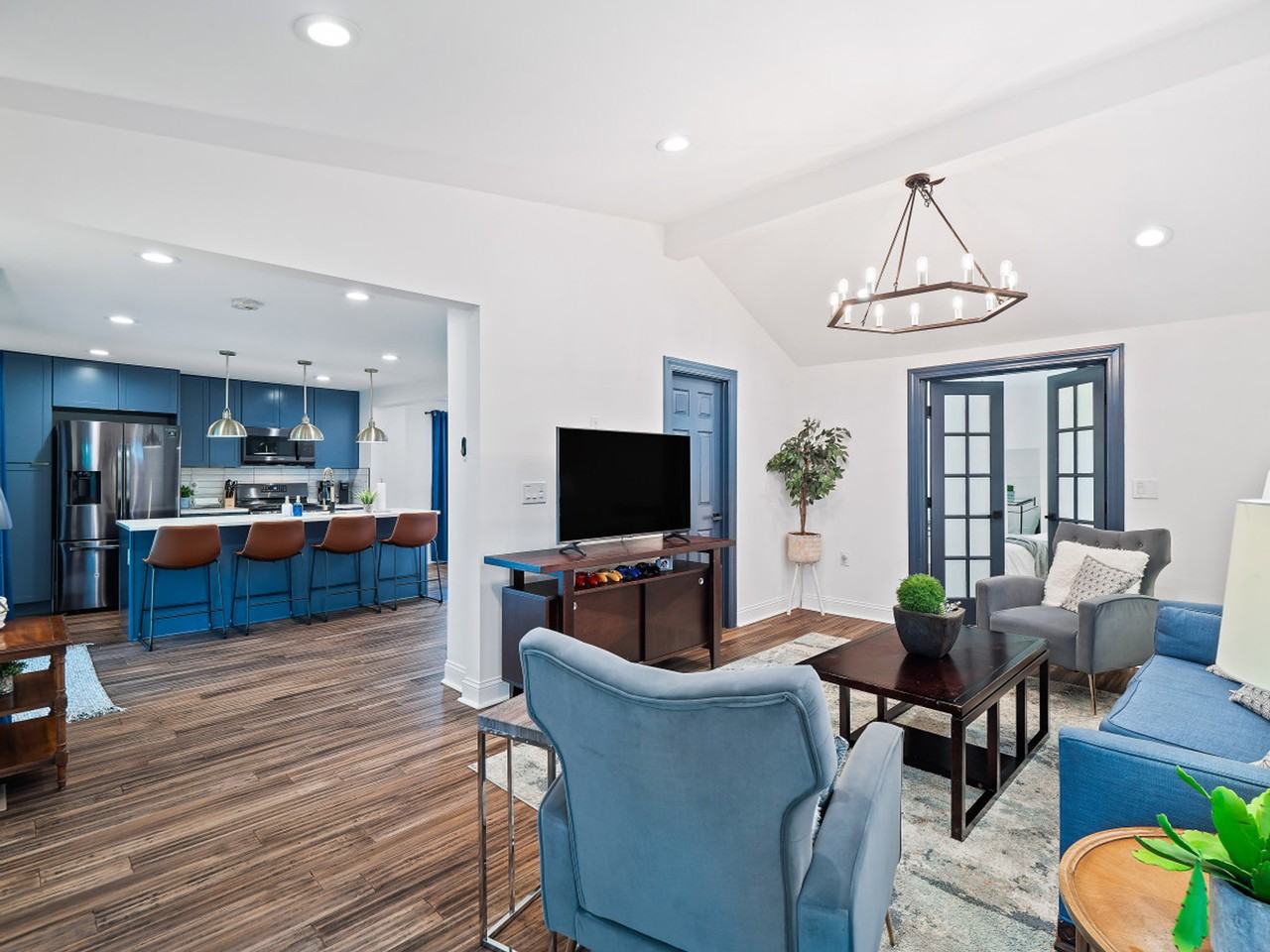 6008 W Clinton Ave #1061050P - Photo 7 of 50