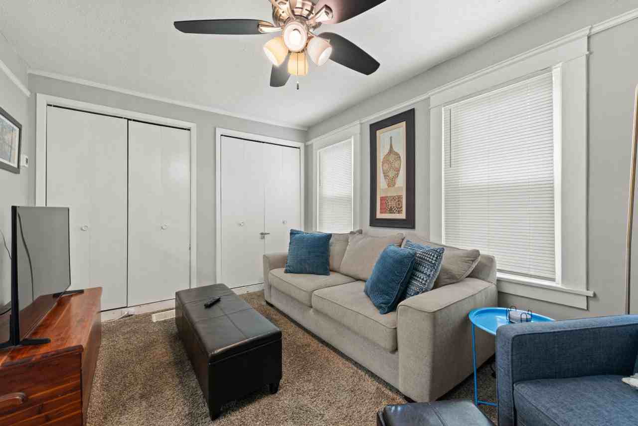 1322 West 69th Street - Photo 3 of 49