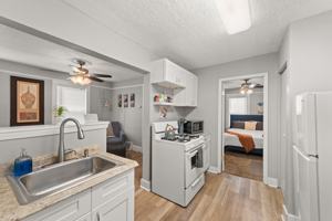 featured image of 1322 W 69th St